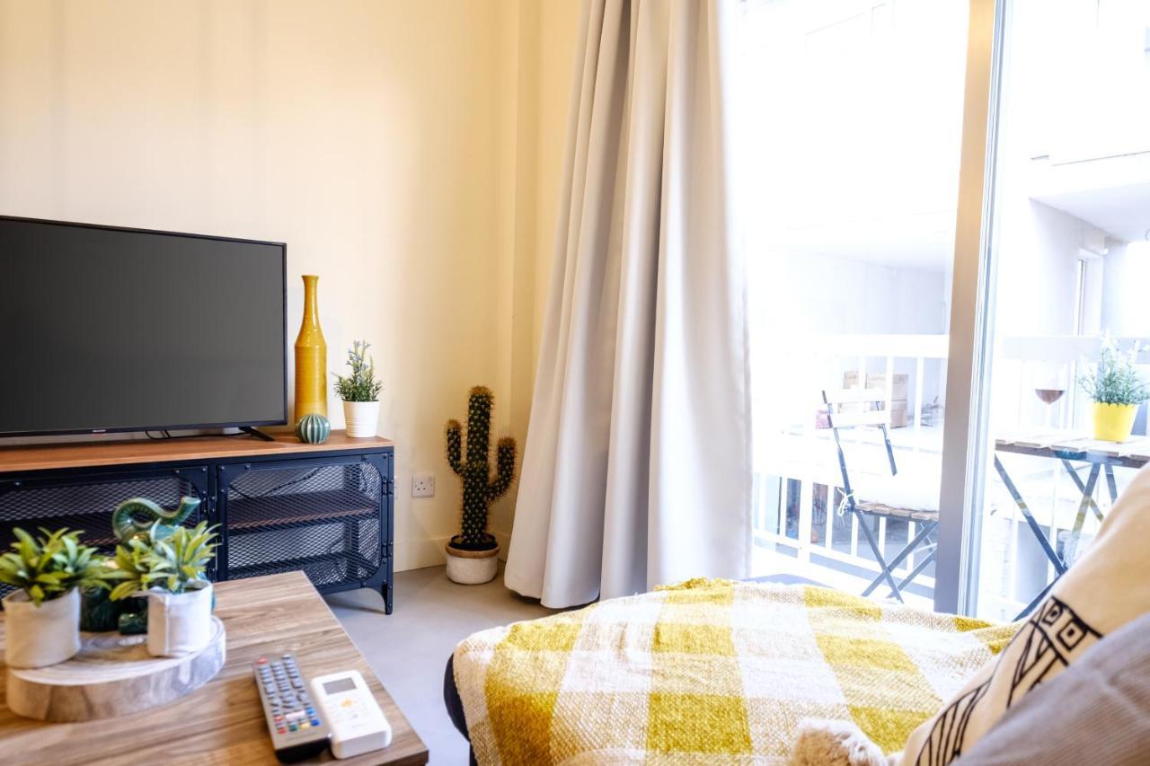 The Joy - Centre One Bedroom Flat ラルナカ エクステリア 写真